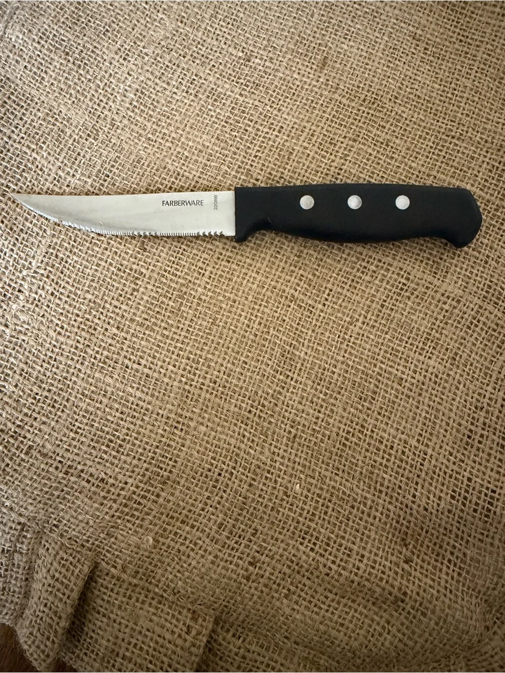 3️⃣ Farberware Black-Handled Kitchen Utility Knives 🔪